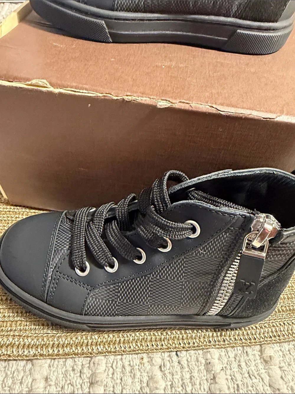 Louis Vuitton Kids High Top Sneakers EU 25 US 8 Black Damier Zip NWOT